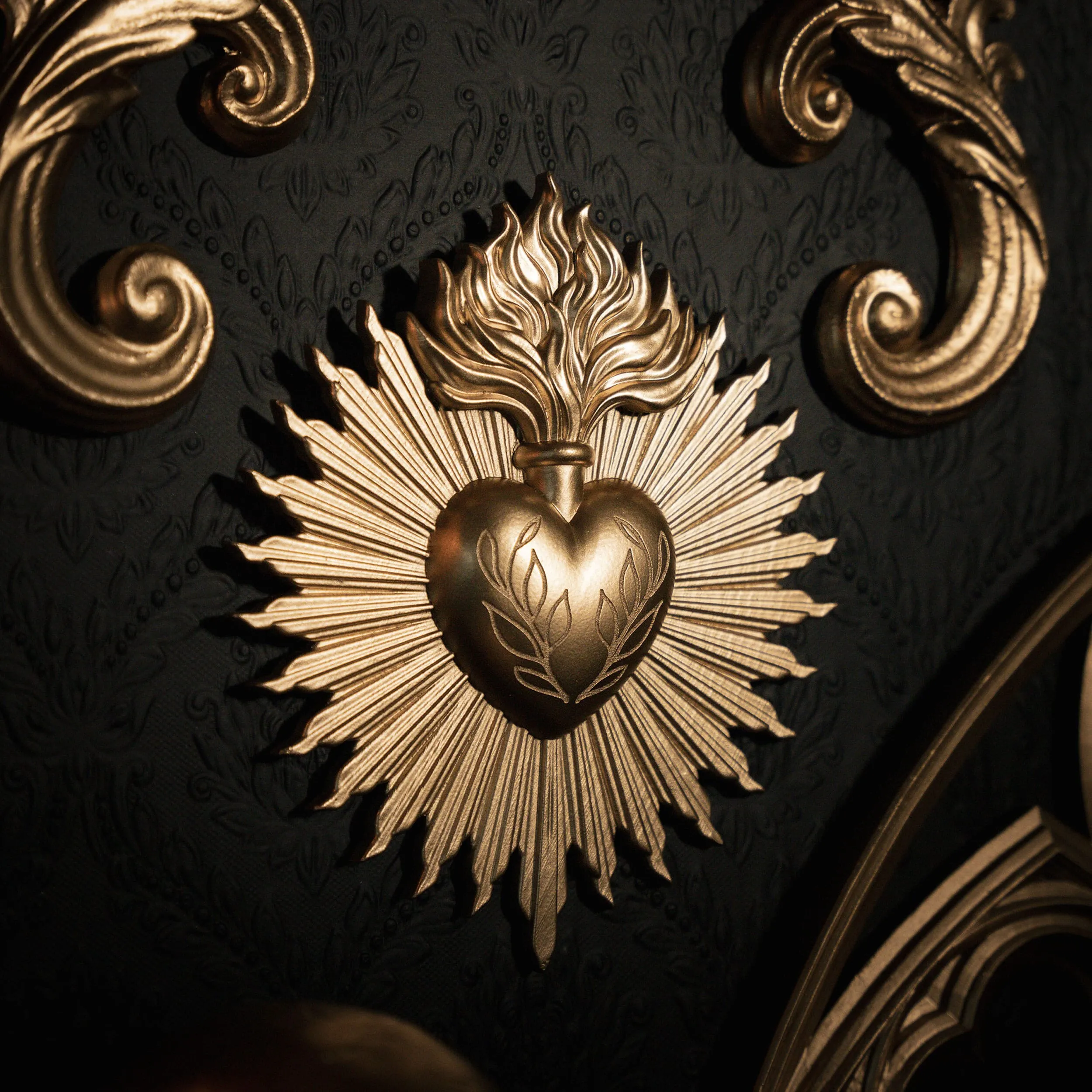 Ardour Sacred Heart Plaque