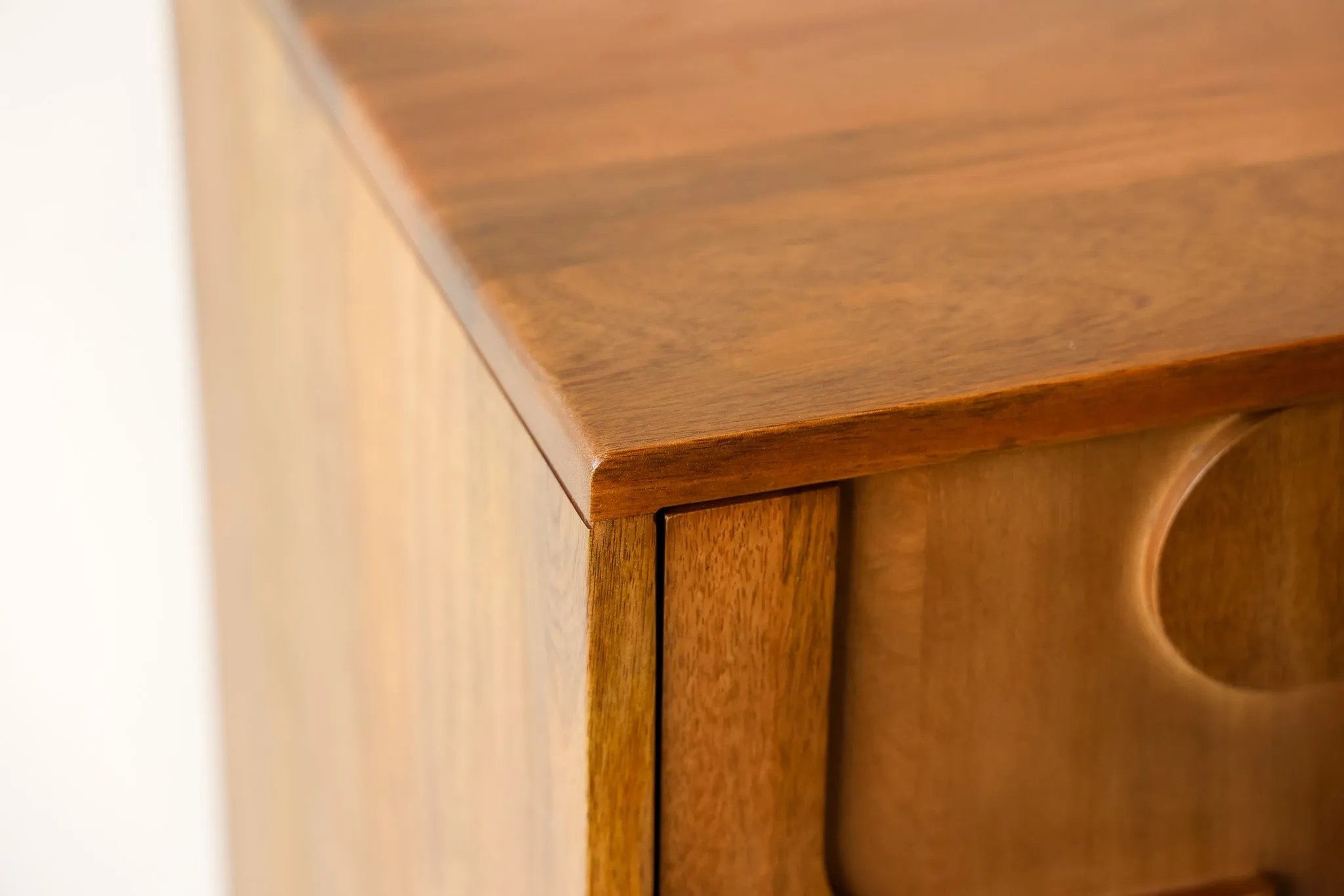 Funky Dresser