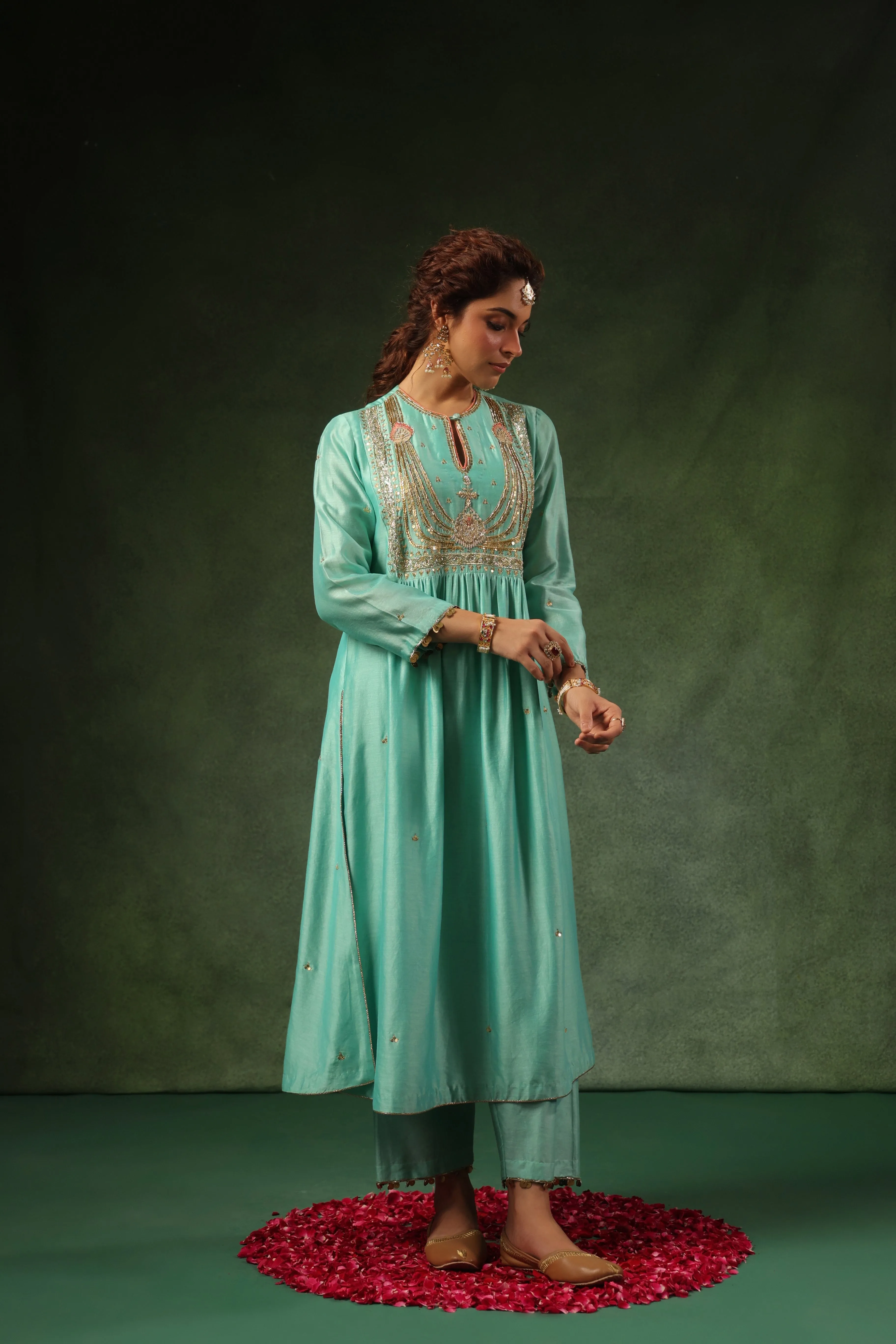 Pakeezah Jadau Joda Neela