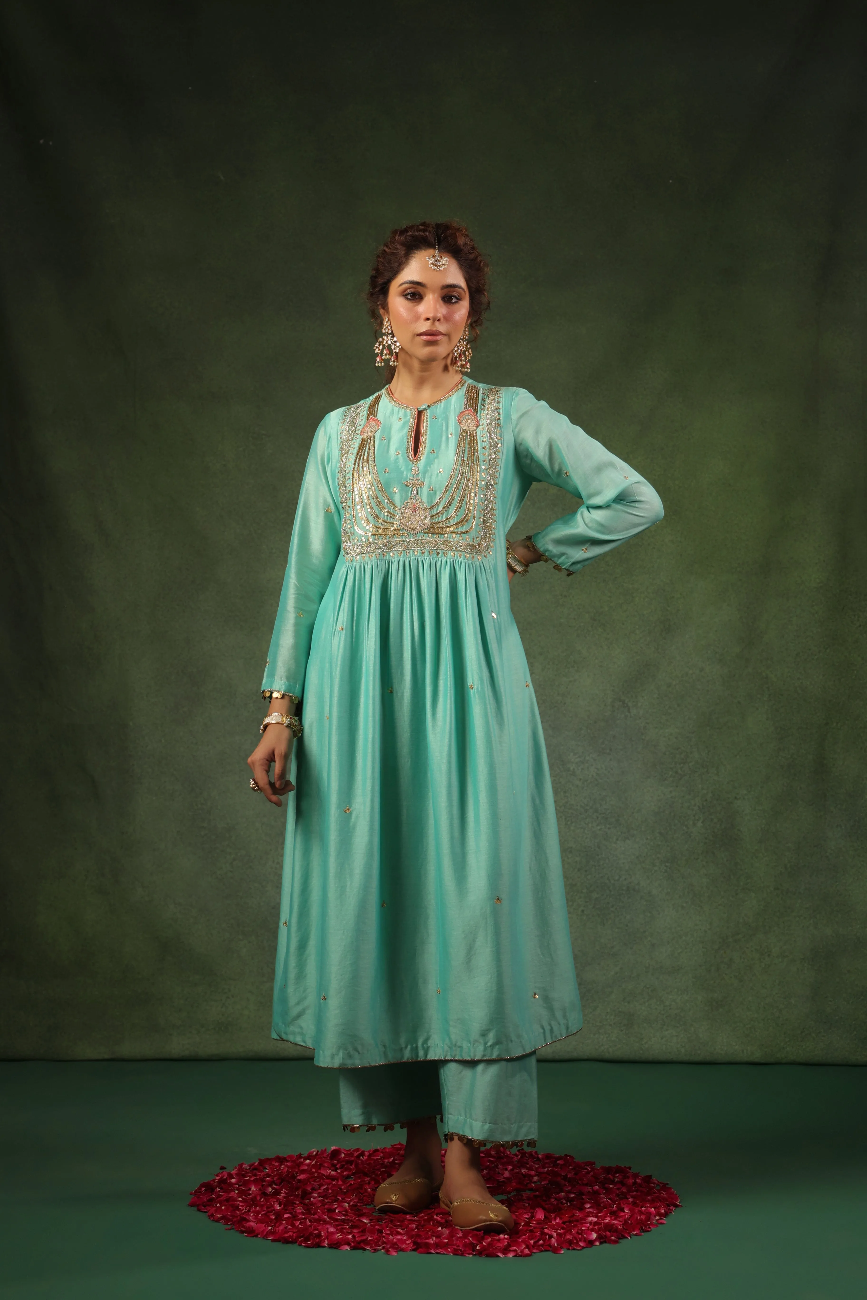 Pakeezah Jadau Joda Neela