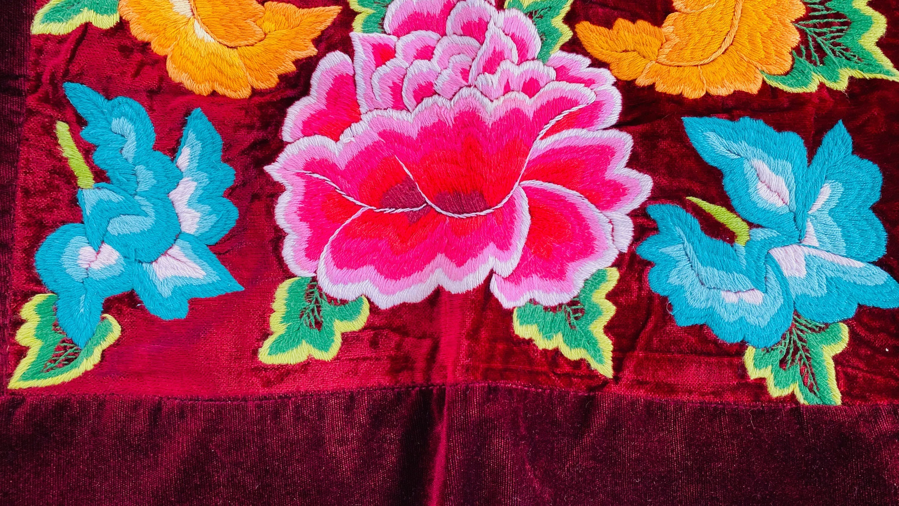 Vintage Velvet Tehuana Huipil. Frida Kahlo Blouse. Oaxaca, Mexico.