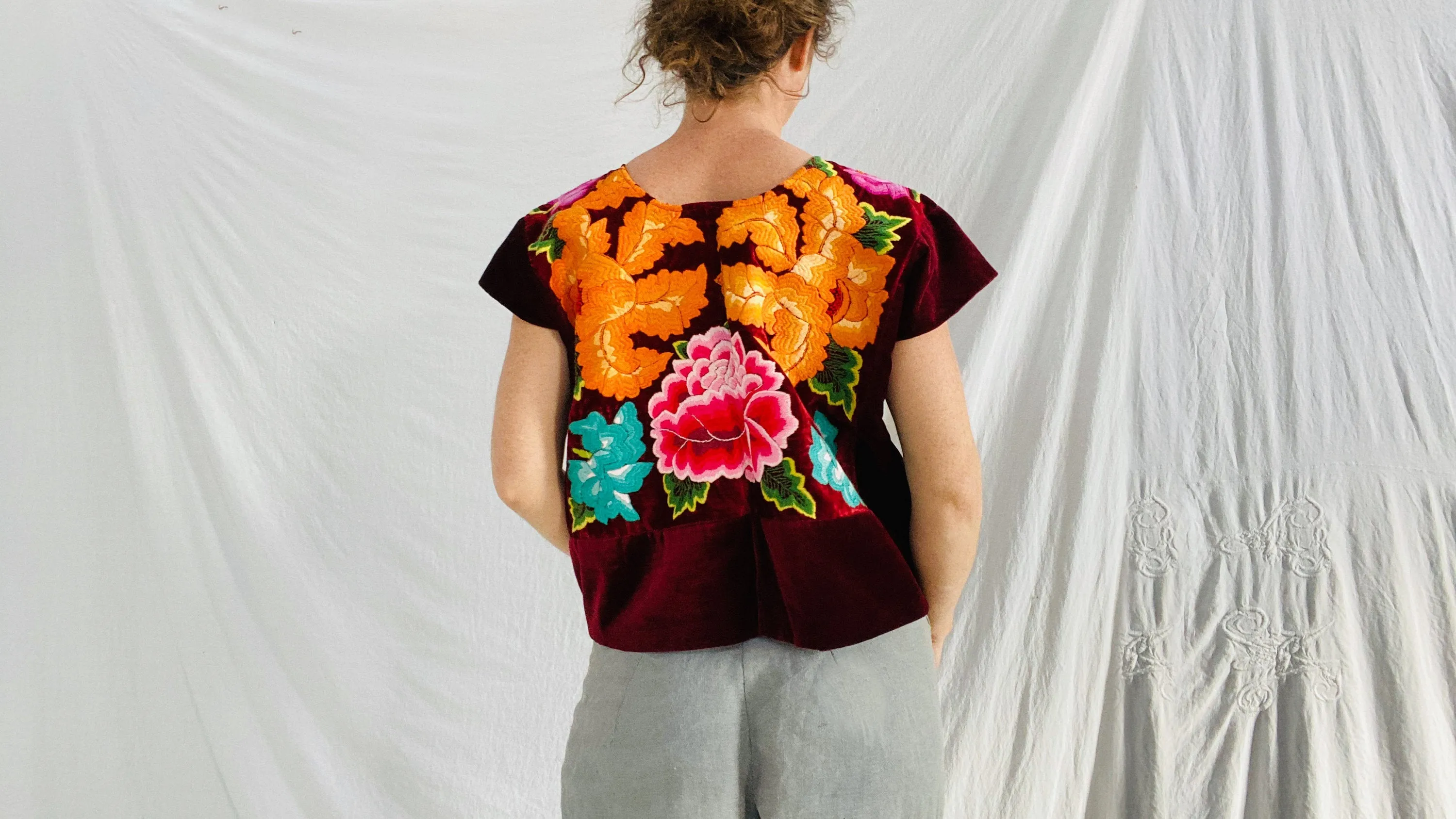 Vintage Velvet Tehuana Huipil. Frida Kahlo Blouse. Oaxaca, Mexico.