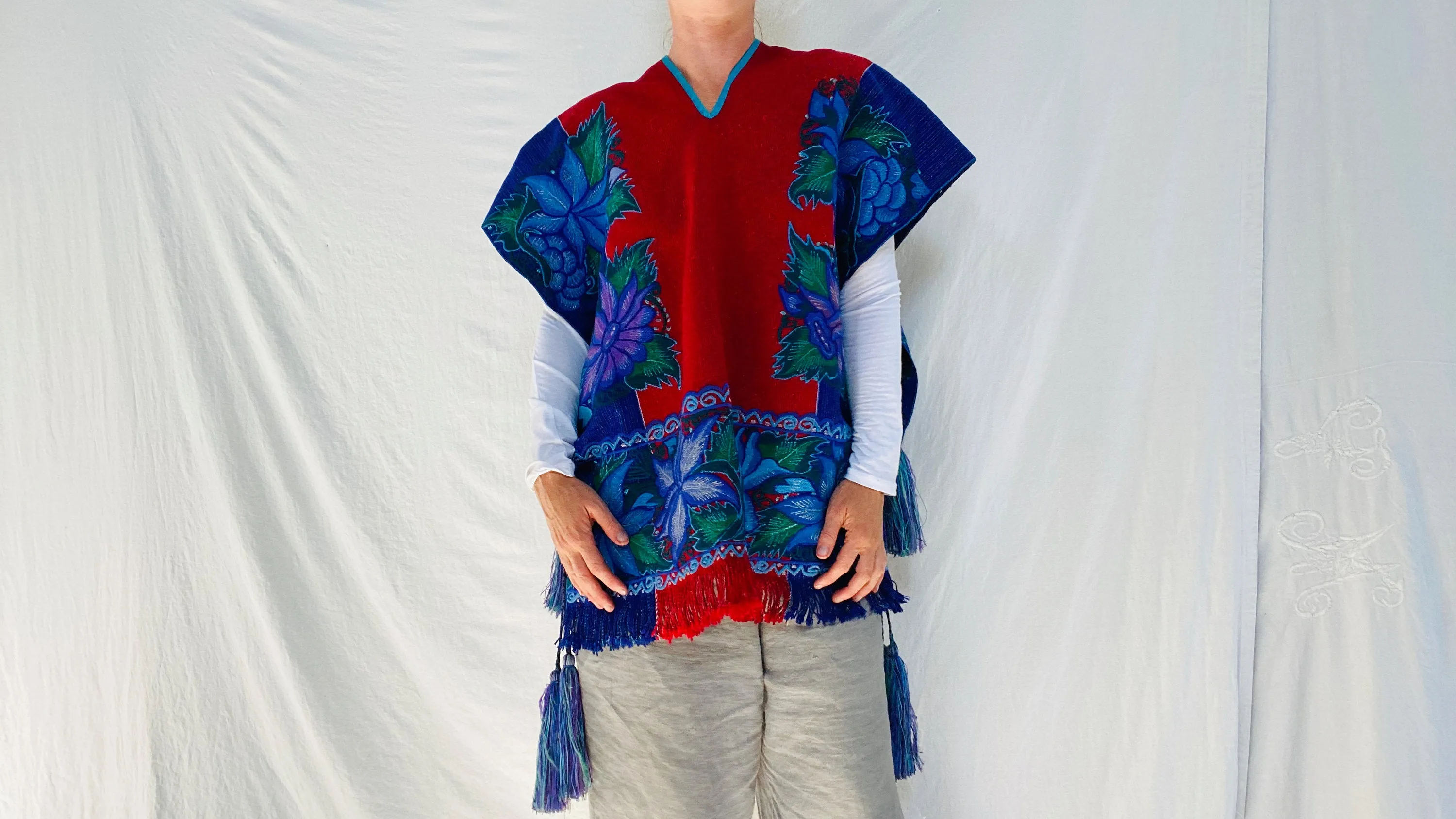 Vintage Zinacantan Poncho. Chiapas Mexico.