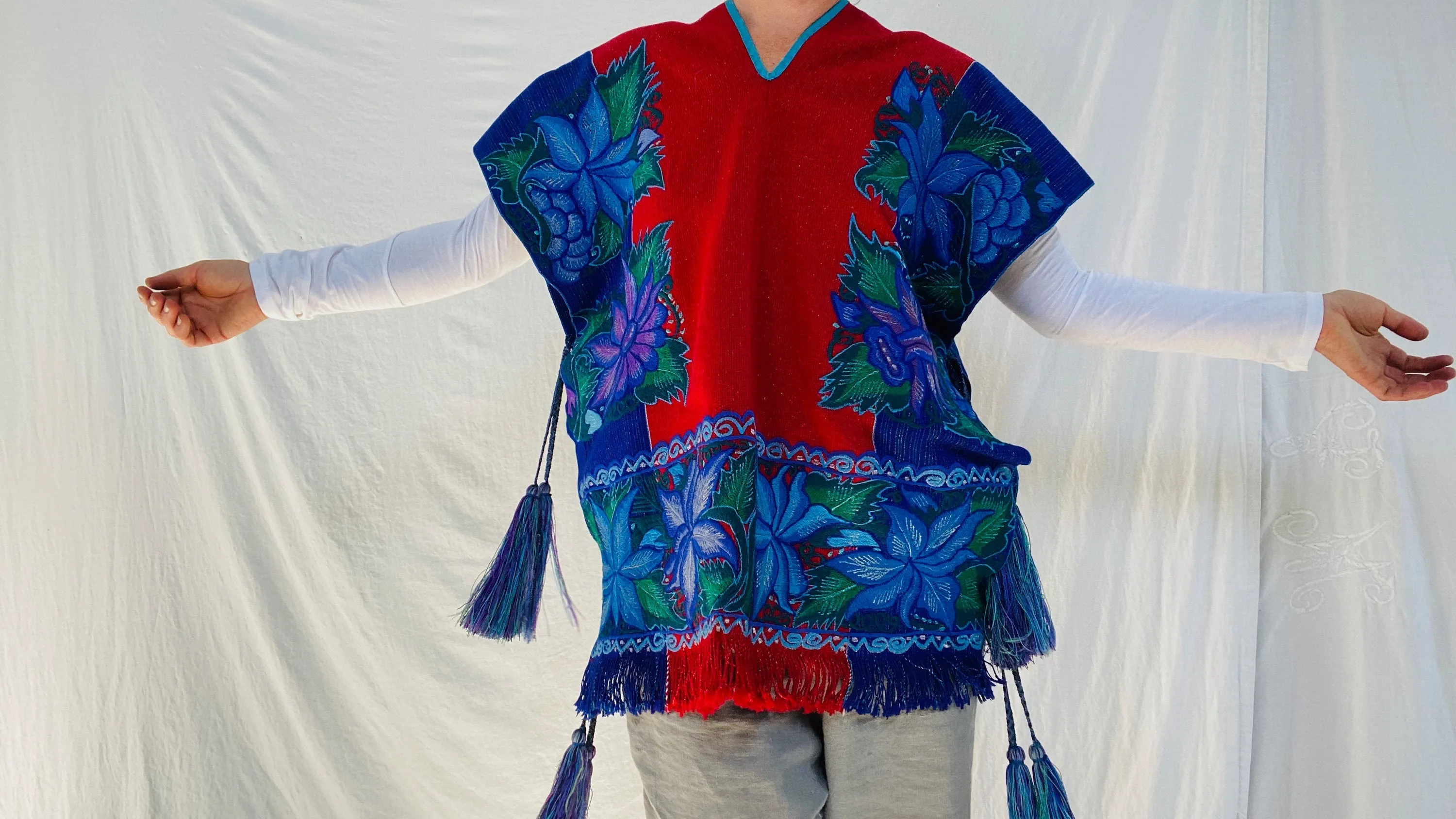 Vintage Zinacantan Poncho. Chiapas Mexico.